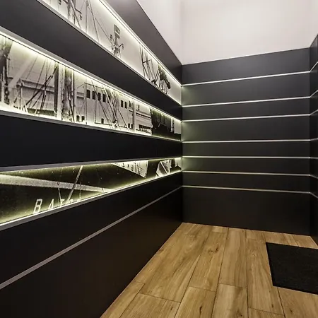 Black&white - Batory Five