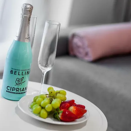 Black&white - Batory Five Lägenhet