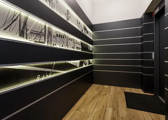 Black&white - Batory Five