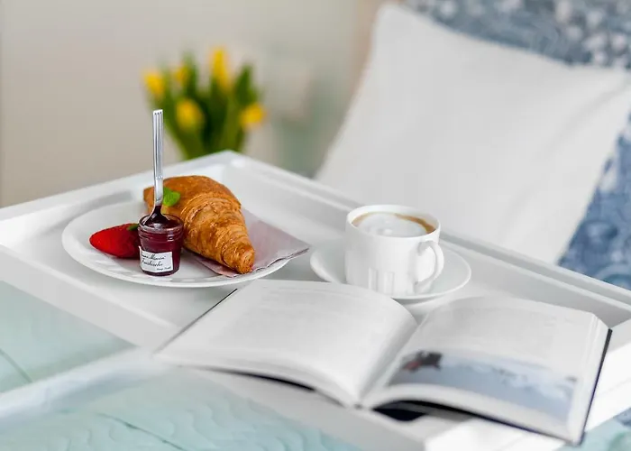 Black&white - Batory Five Apartament *