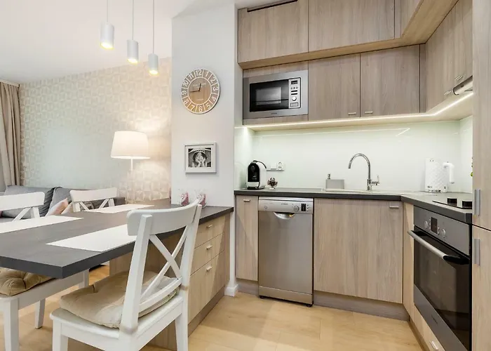 Black&white - Batory Five